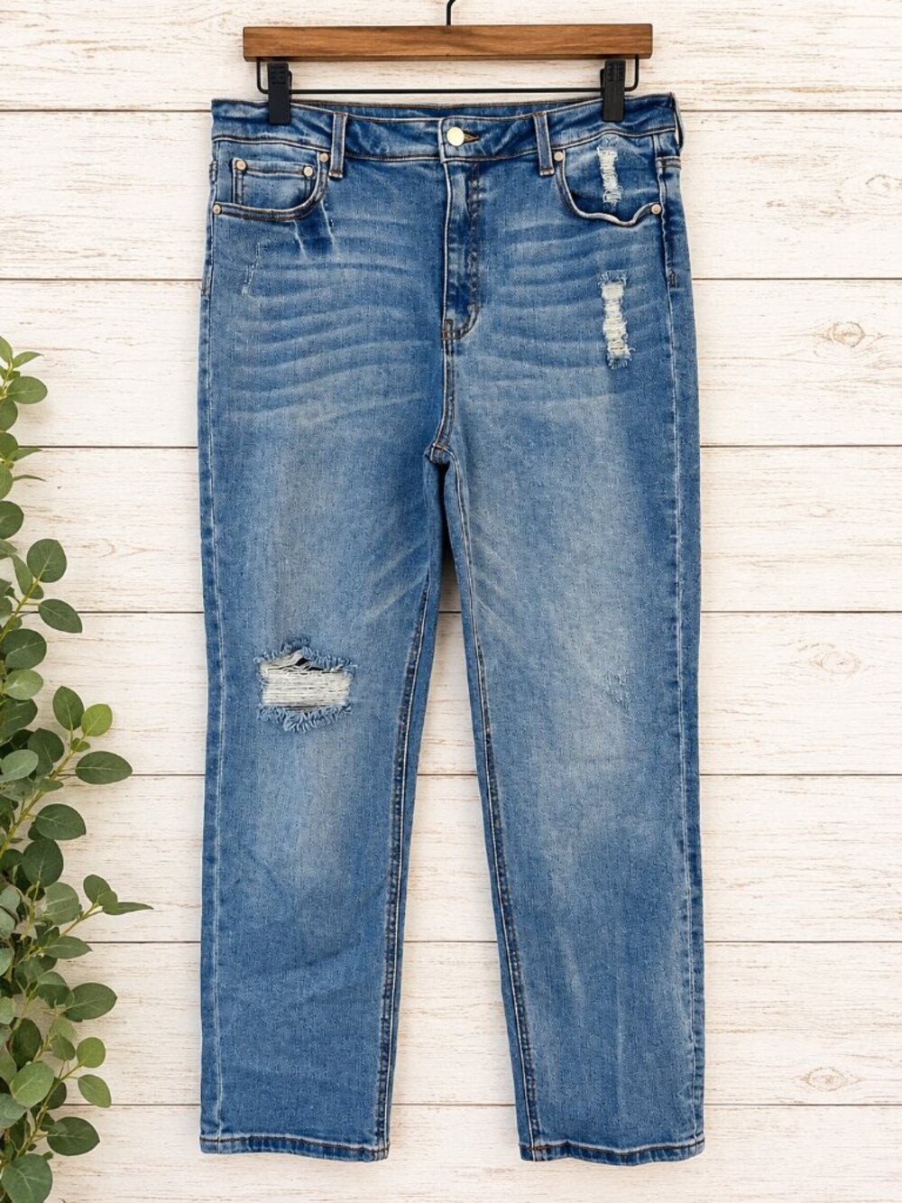 78 & Sunny Women’s Distressed Straight Leg Jeans Size 14 28” Inseam